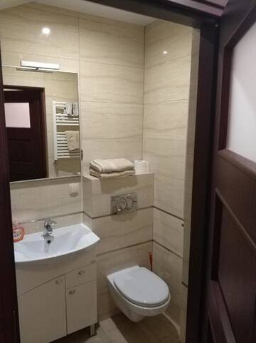 Фото номера Трехместный номер с собственной ванной комнатой Виллы VillaRenoma г. Надажин 13