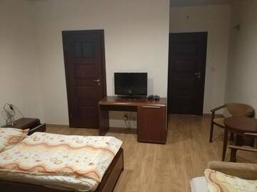 Фото номера Трехместный номер с собственной ванной комнатой Виллы VillaRenoma г. Надажин 22