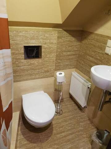 Фото номера Одноместный номер с собственной ванной комнатой Виллы VillaRenoma г. Надажин 5